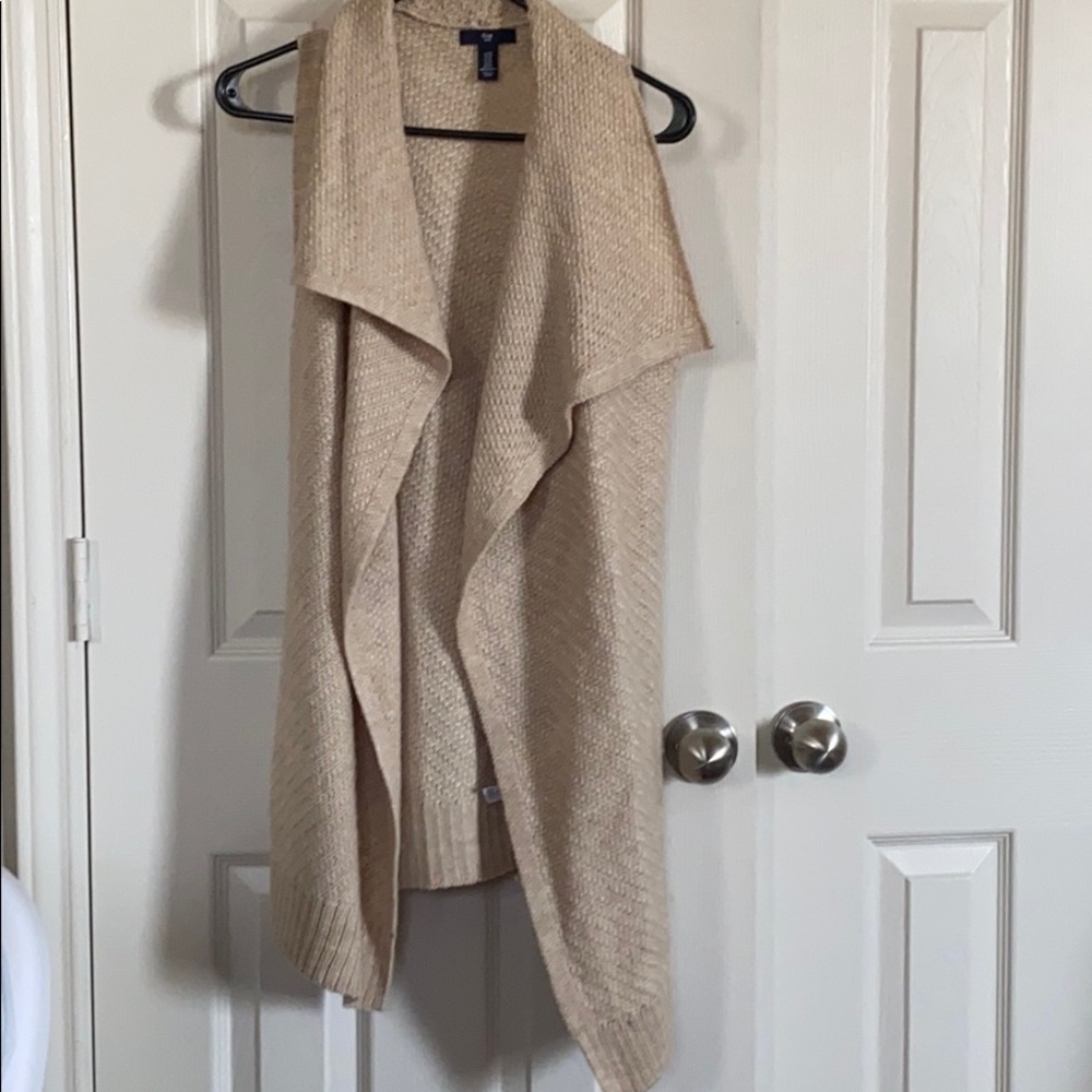 Gap vest